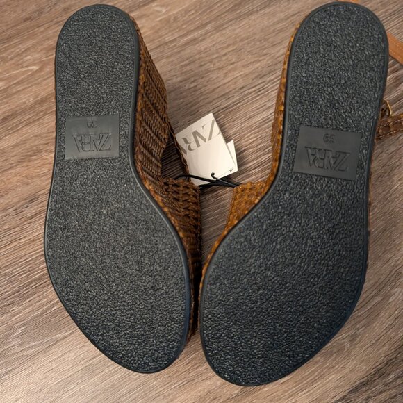 Platform Wedge Sandals - Picture 3 of 4